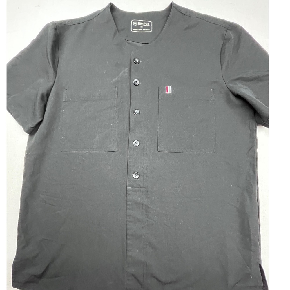 Mediclo Sustainable Scrubs Mens Black Henley Scrub Top 2 Pocket Short Sleeve M
